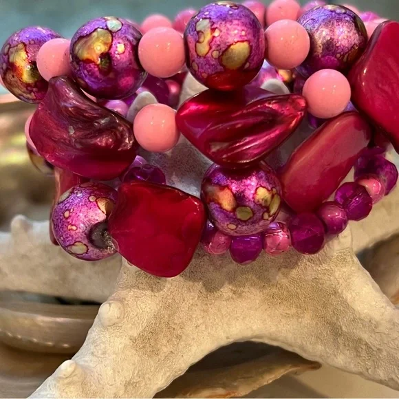 Handmade beaded stretchy stackable pink Barbie bracelets - Picture 10 of 10